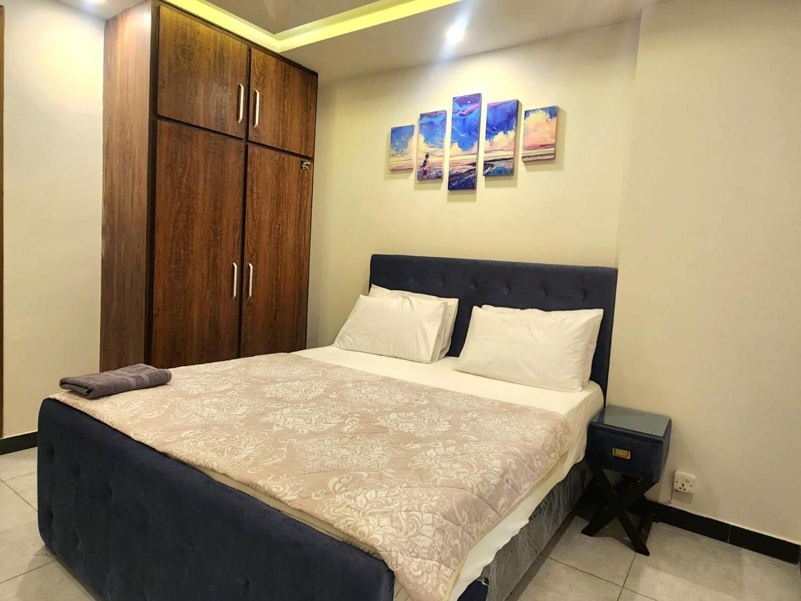 Luxurious Landing Apartments & Suites Bahria Town Rawalpindi Kamer foto