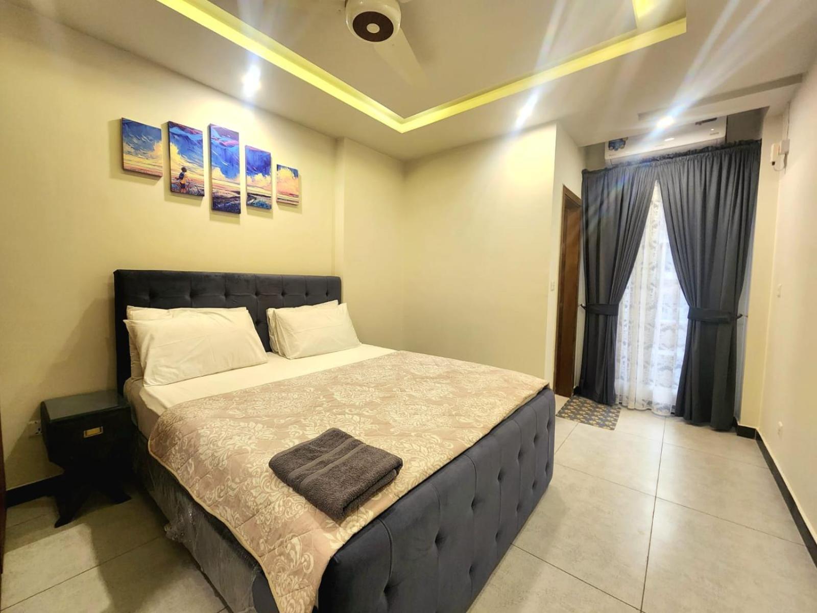 Luxurious Landing Apartments & Suites Bahria Town Rawalpindi Kamer foto