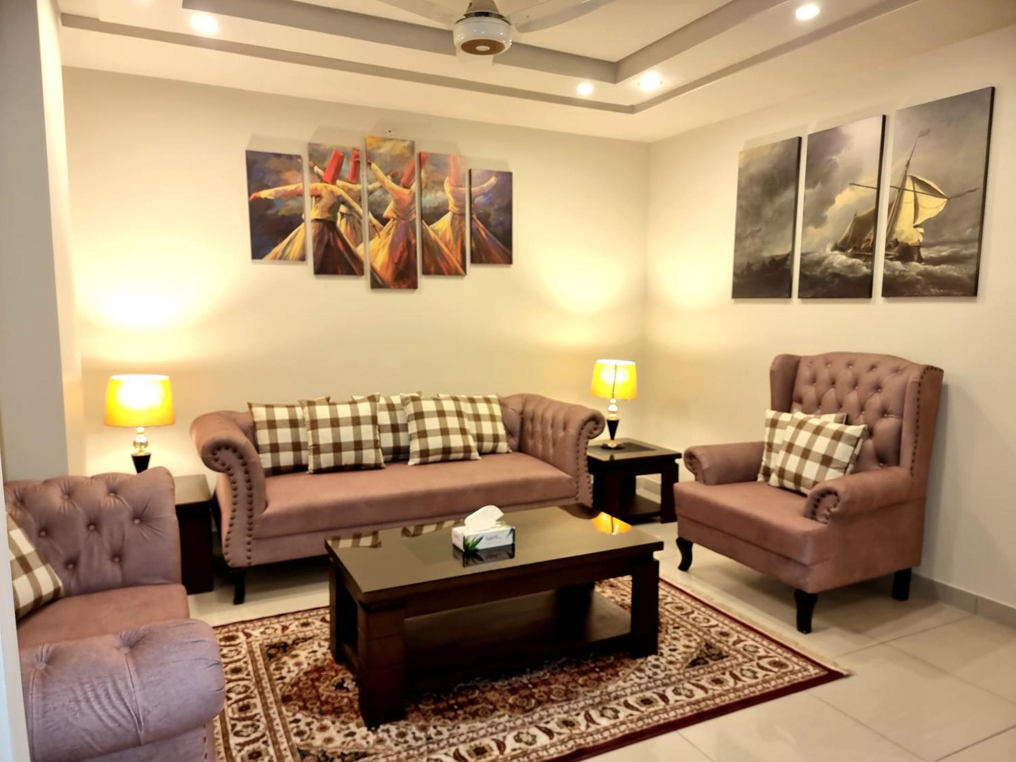 Luxurious Landing Apartments & Suites Bahria Town Rawalpindi Kamer foto