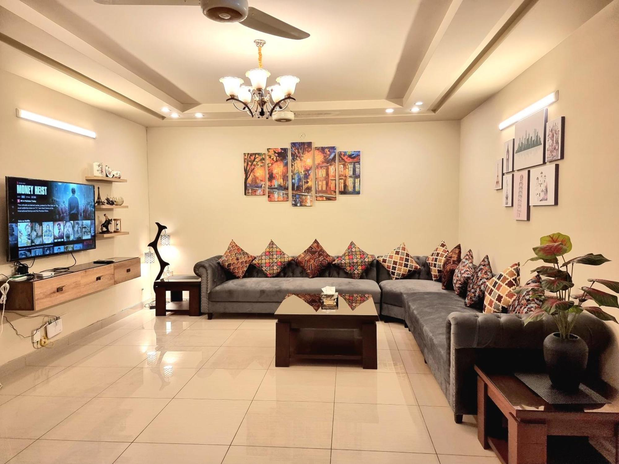 Luxurious Landing Apartments & Suites Bahria Town Rawalpindi Kamer foto