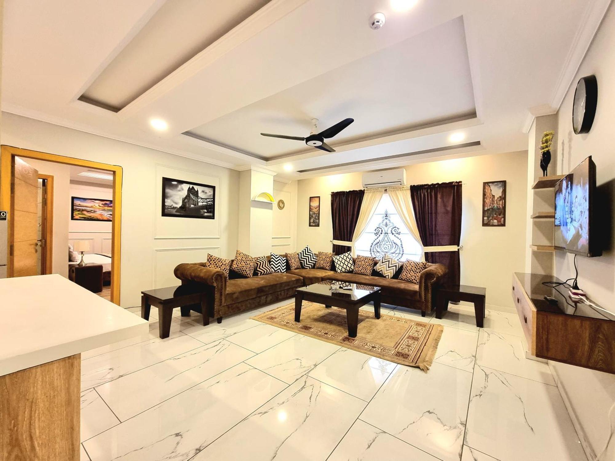 Luxurious Landing Apartments & Suites Bahria Town Rawalpindi Kamer foto