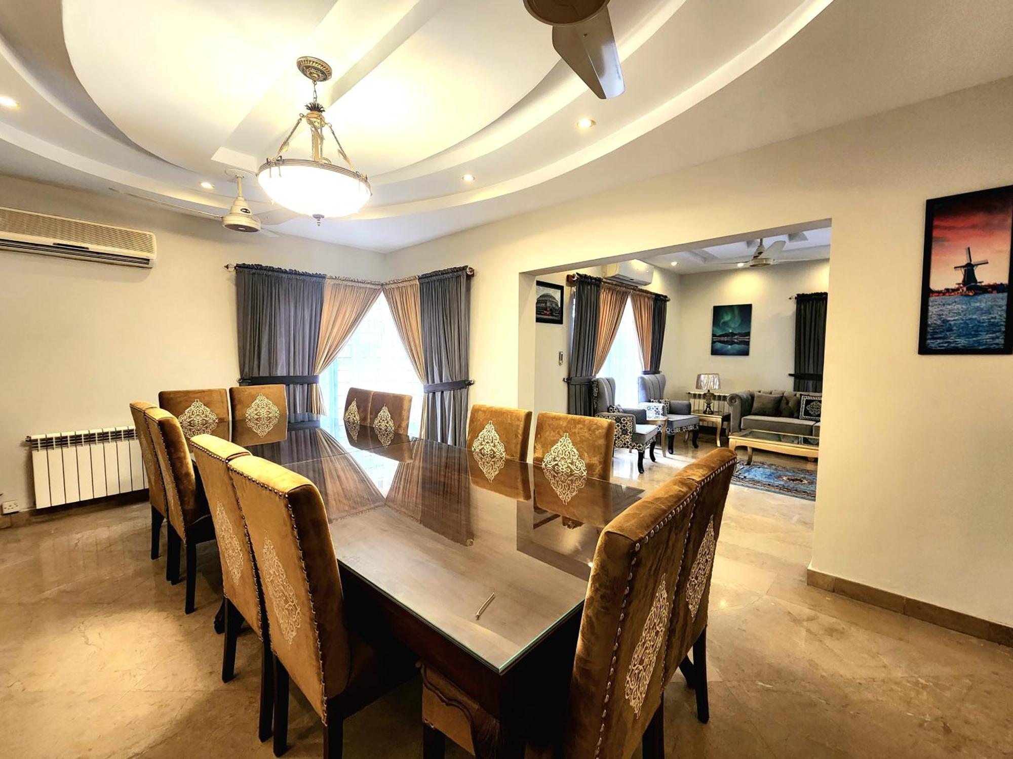 Luxurious Landing Apartments & Suites Bahria Town Rawalpindi Kamer foto